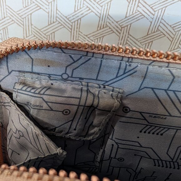 Disney Star Wars Galaxy's Edge BB-8/R2-D2 Light Up Phone Case Wallet - Picture 11 of 13